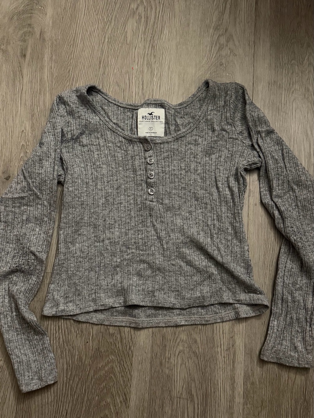 Hollister Heather Gray Ribbed Henley Long Sleeve Top